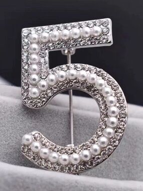Pearl & Crystal Number 5 Brooch Pin - Silver Tone